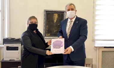 Sözel deşifre eğitimine yönelik alanında ilk çalışma: “4 Makam 24 Etüt”