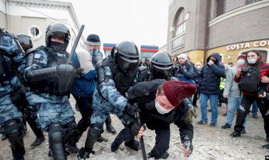 Rusya’da Uyarılara Rağmen Protesto Gösterileri