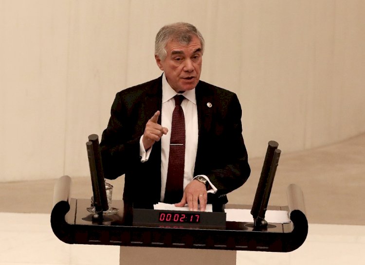 Ahmet Ünal ÇEVİKÖZ 27. Dönem İstanbul Milletvekili