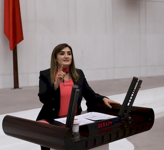 CHP İzmir Milletvekili Av. Sevda Erdan Kılıç: “AKP Genel Merkezi’nden basına akreditasyon engeli!”