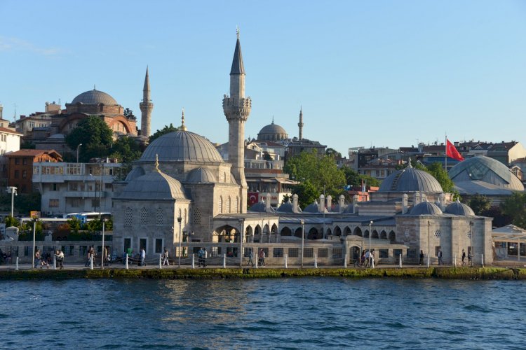 ŞEMSİ PAŞA CAMİİ'NİN 'YALI' ÖZELLİĞİ KORUNACAK  