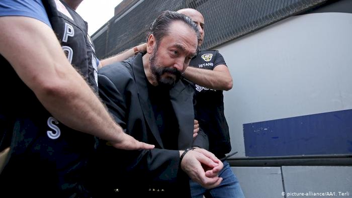 Adnan Oktar’a bin 75 yıl hapis cezası