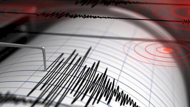 İzmir'de deprem