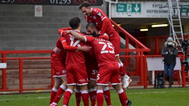 Crawley Town: İngiltere'de Leeds United'ı eleyen, sahibi ve yönetimi Türk 4. Lig takımı