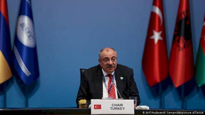 Türkeş: Şikayetçi olanlara kulak asılmalı