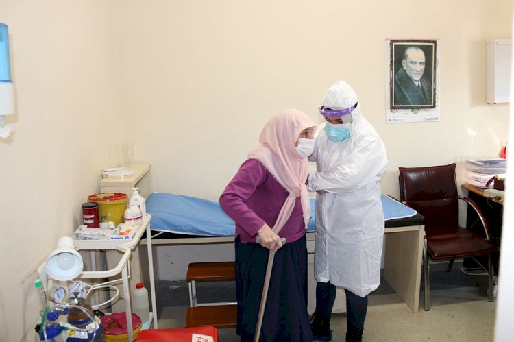 İBB’NİN YAŞ ALMIŞ MİSAFİRLERİ AŞILANDI
