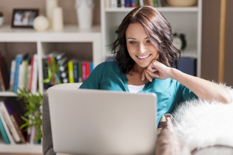 Erkekler yüzde 84, kadınlar yüzde 73 oranında “online”
