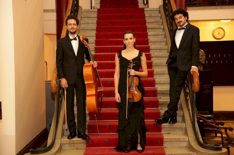 “PİYANOLU ÜÇLÜLER”   ALBÜMÜNDE BİR ARAYA GELDİ