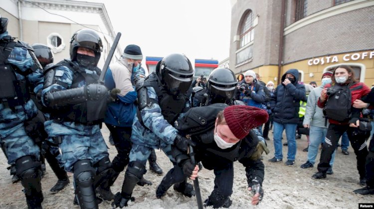 Rusya’da Uyarılara Rağmen Protesto Gösterileri