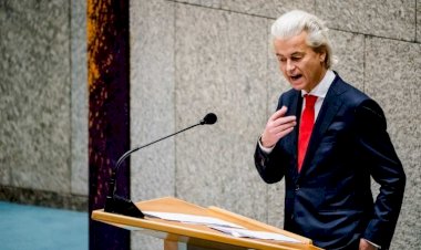 Hollanda'nın önde gelen gazetelerinden Trouw, aşırı sağcı Özgürlük Partisi'nin kapatılmasını istedi