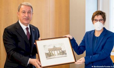 Alman Savunma Bakanı: Zor konular da konuşuldu