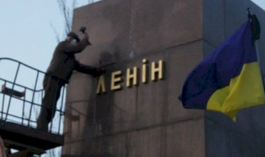 Yusuf İnan Ukrayna Nikolaev Lenin Heykeli yıkılmadan önce!