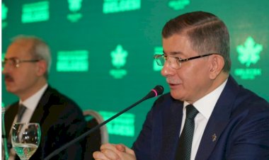 Davutoğlu: “Otoriterleşmeyle Yolsuzluk ve Yozlaşma Geliyor”