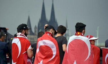 Biyometrik pasaportların 10 yılı doldu ve Türklerin çoğu pasaportsuz kaldı...