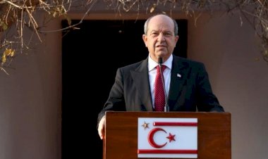 Kuzey Kıbrıs lideri Tatar: "İki devletli çözümde ısrarlıyız"