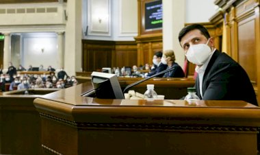 Ukrayna muhalefeti, Zelenskiy'nin azledilmesi için imza kampanyası başlattı