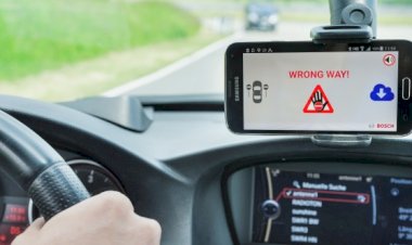 Bosch’un yanlış yönde giden sürücü uyarı sistemi artık ŠKODA araçlarında da yer alıyor