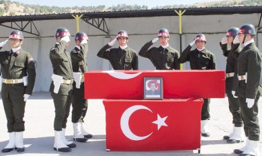 Siyasete acil durum uyarısı