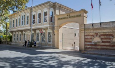 Galatasaray Üniversitesi'ndeki Fransız öğretim görevlileri sınır dışı mı edilecek?