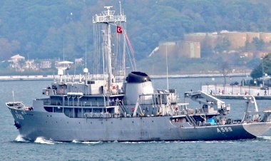 Yunan savaş uçaklarından TCG Çeşme’ye taciz