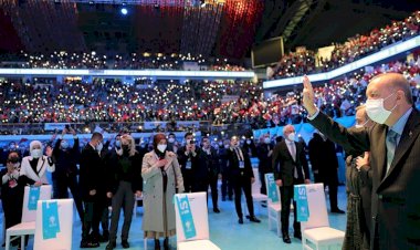 Murat Yetkin: AK Parti ilk defa savunma pozisyonuna geçiyor