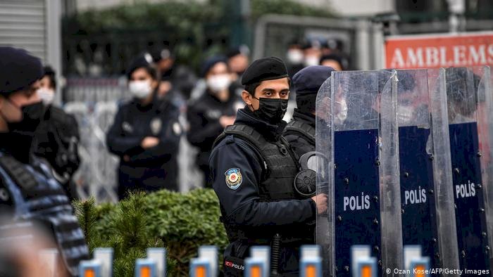 Ankara'da üniversitelilere polis müdahalesi
