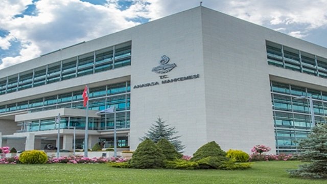 AYM'ye Bireysel Başvurularda Başvuru Yollarının Tüketilmemesi