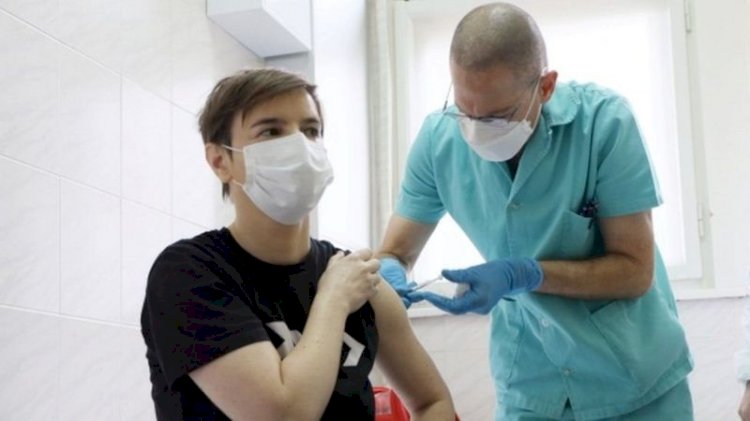 Covid aşısı: Sırbistan, Avrupa'da aşı kampanyasındaki başarısıyla dikkat çekiyor