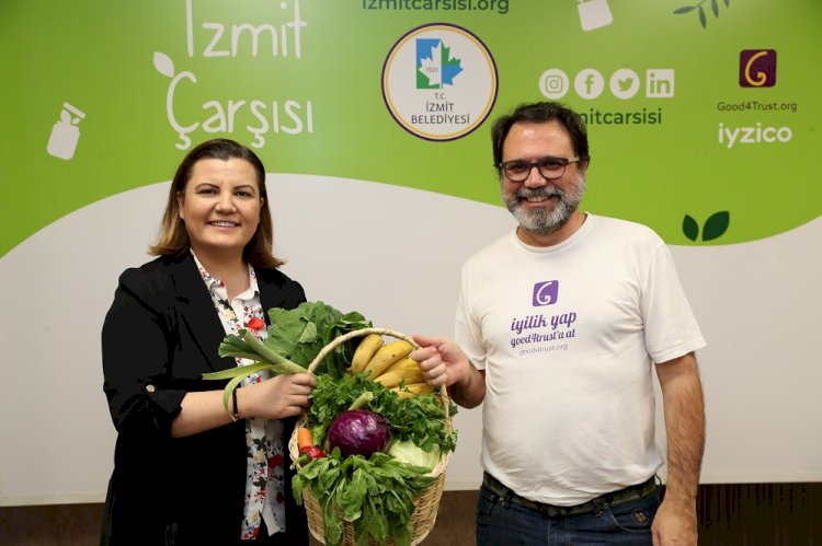 İzmit Çarşısı, yoğun bir ilgiyle açıldı