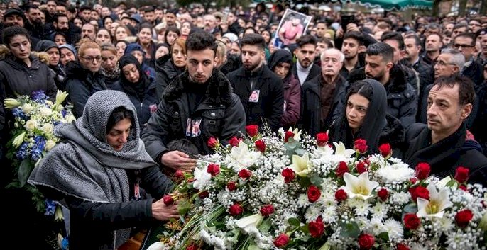Hanau’dan yükselen feryat: Her ölüm acıdır ama böylesinin tarifi yok