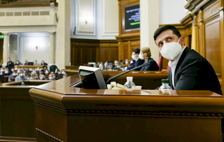 Ukrayna muhalefeti, Zelenskiy'nin azledilmesi için imza kampanyası başlattı