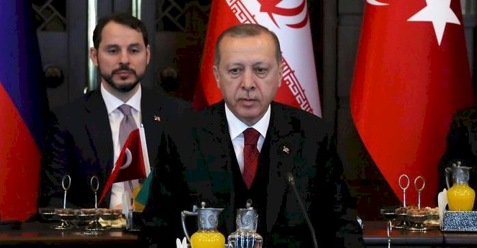 "Türkiye hegemonik demokrasiye dönüşmekte"