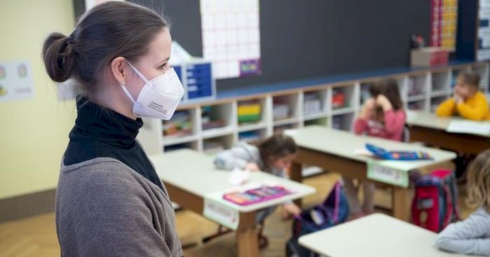 Almanya’da öğretmenlere aşı önceliği tanındı