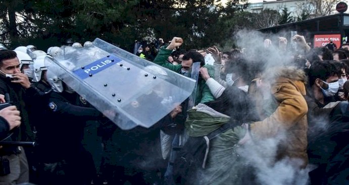 Gazetecilerden polis şiddetine karşı suç duyurusu