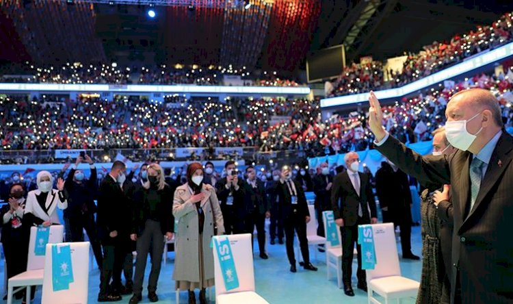 Murat Yetkin: AK Parti ilk defa savunma pozisyonuna geçiyor