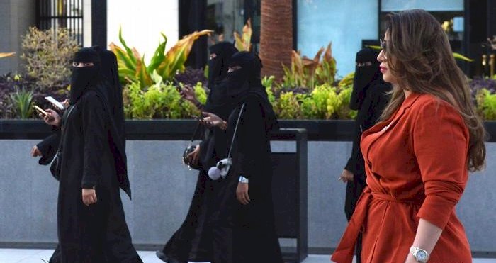 Suudi kadınlar neden orduya alınıyor?