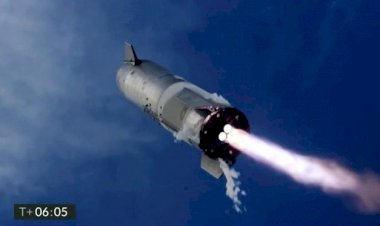 SpaceX'in Starship aracı inişten sonra patladı