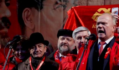 Rus komünistleri Putin'le aynı gemide mi?