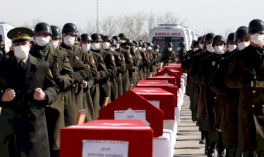 Devlet erkanı törende... Türkiye şehitlerini uğurluyor