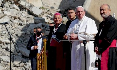 Papa Françesko Alan Kurdi'nin babasıyla görüştü