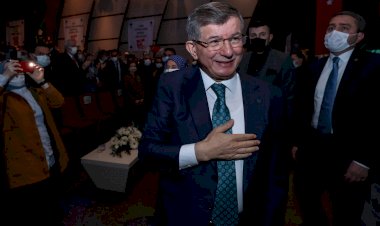 Davutoğlu'ndan Andımız tepkisi: Tektipleştirici sloganlarına ihtiyaç yok