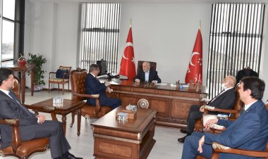 Davutoğlu, Karamollaoğlu'nu ve Oğuz Asiltürk'ü ziyaret etti