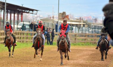 Ödemiş’te atlar şehitler için koştu 