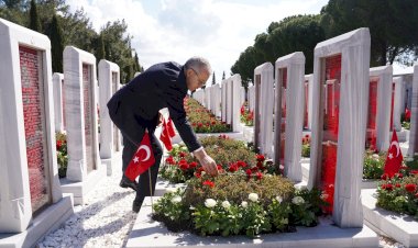 EÜ öğrencileri Çanakkale’de şehitleri andı