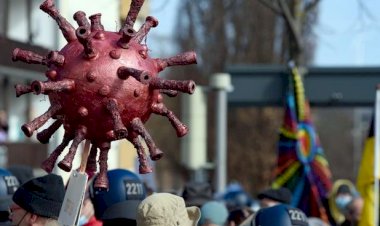 Almanya’da korona önlemleri protestosunda arbede