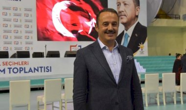 AKP İzmir'de kaynıyor