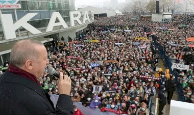 75 kişiye çıkartılan AK Parti MKYK'da 47 yeni isim
