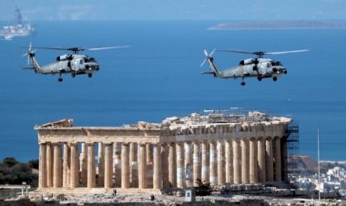 Yunanistan bağımsızlığının 200. yıl dönümünü kutladı