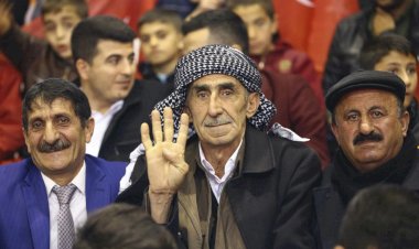 AK Parti'nin Kürtlerle dansı