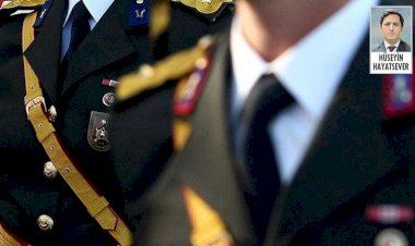 Emekli Albay Üçok, TSK yönetmeliğinden ‘irticai’ ifadesinin kaldırılmasını değerlendirdi